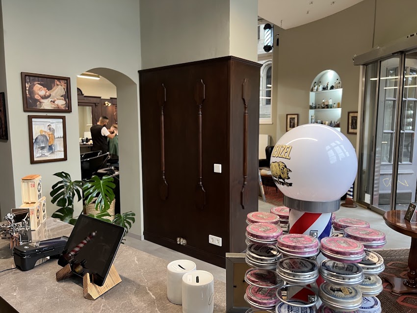 Chapeau Barber